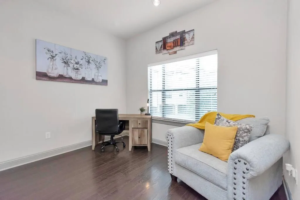 Nice Townhouse Near Citycentre-1