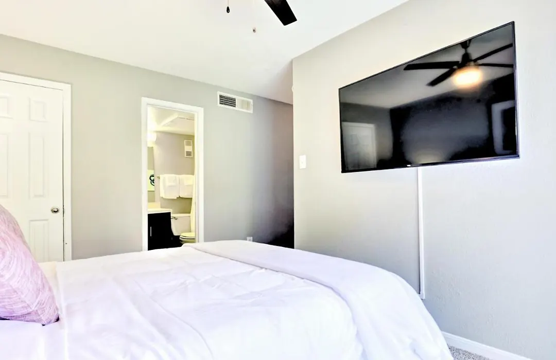 Modern Apartment In Prime Location Id5476X64-1