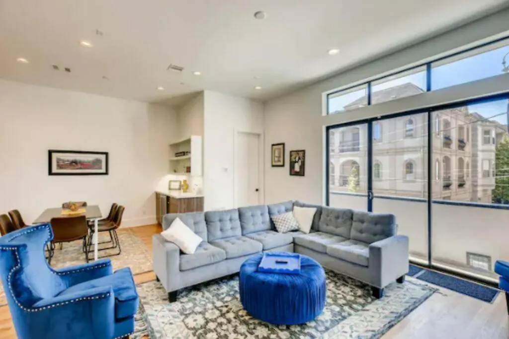 Two Identical 4 Story Homes Near Downtown With 8 Bdrms-1