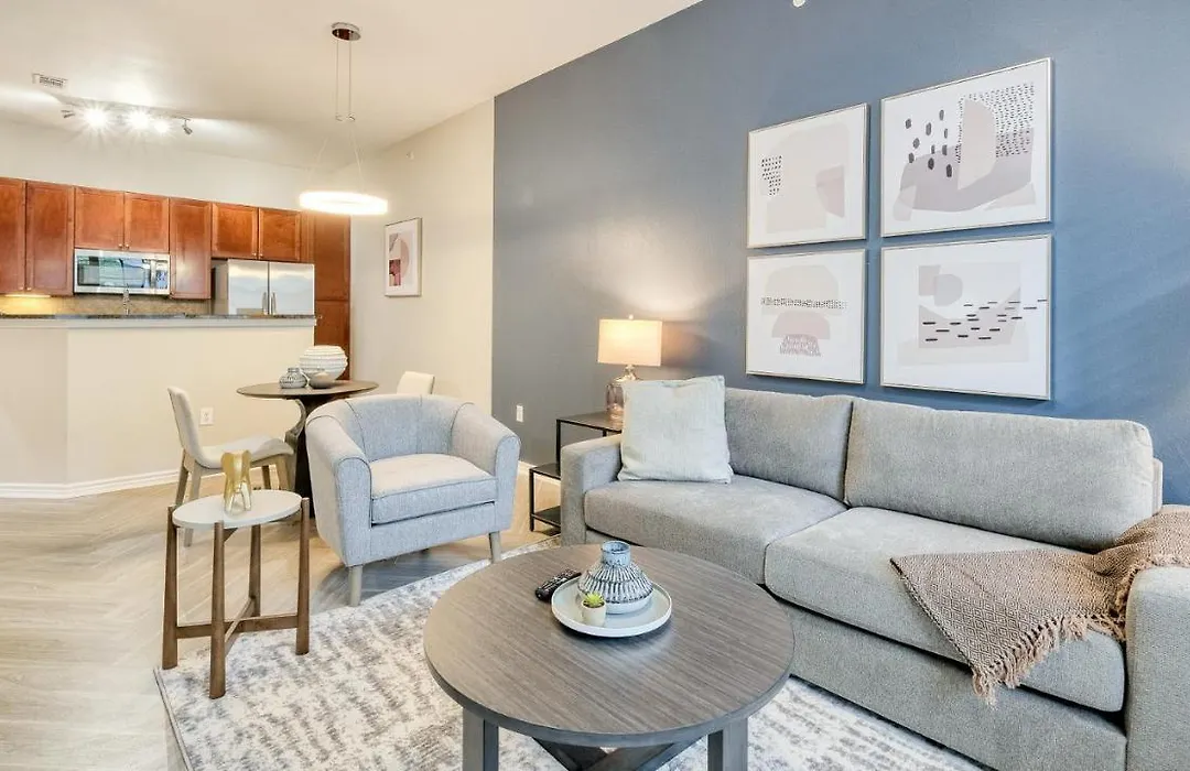 Modern Apartment In Prime Location Id8120X43-1