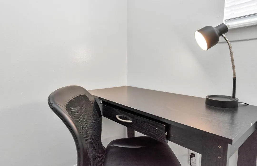 Lovely Guest Room In Townhome - Montrose Area-1