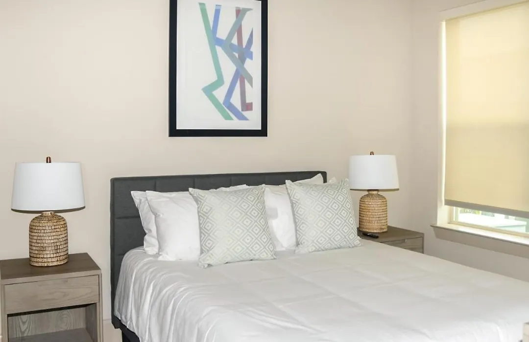 Modern Apartment In Prime Location Id4612X92-1