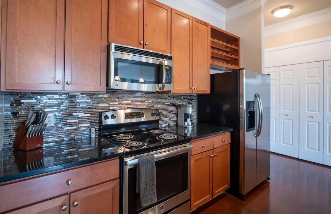 Modern Apartment In Prime Location Id5668X31-1