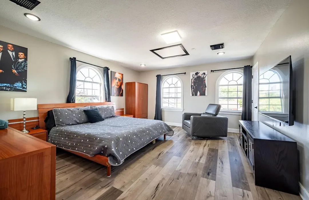 3Br Home Sleeps 8 Downtown Med Ctr /Pet/Ev-1