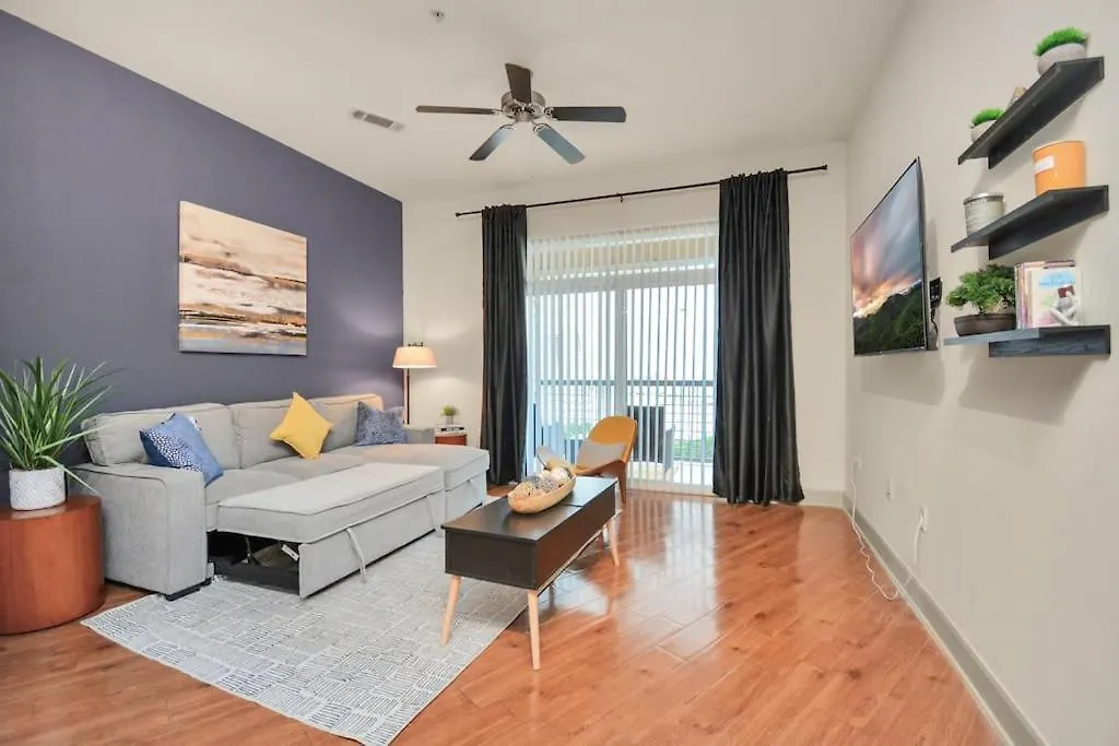 Lux Mid-Rise Walking Distance To Nrg Stadium-1