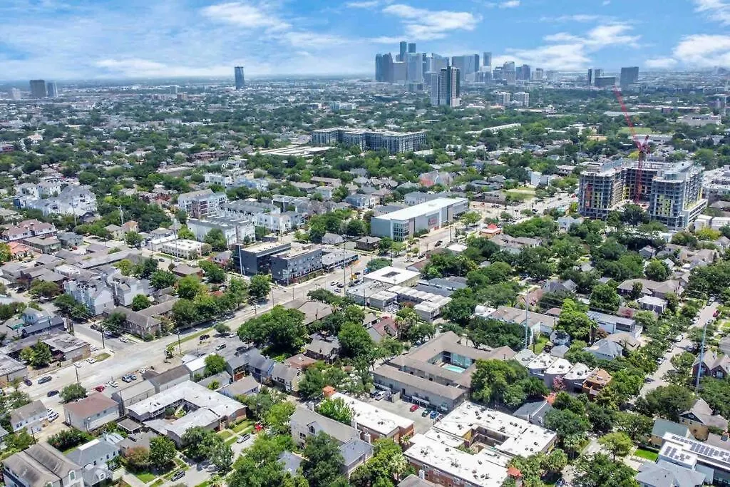 The Experience In Montrose Houston Apartment-1