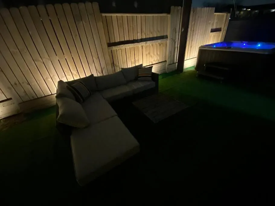 Caught A Vibe In Houston -Hot Tub-1