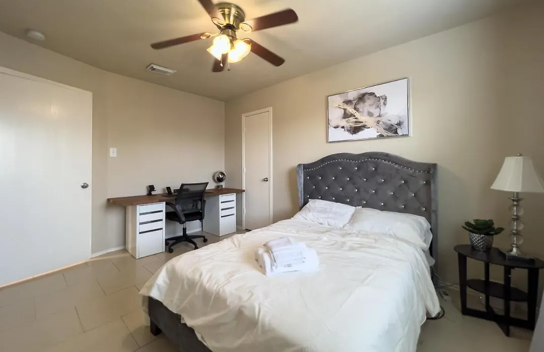 Comfortable Work-Ready 4Br Suburban Home-1