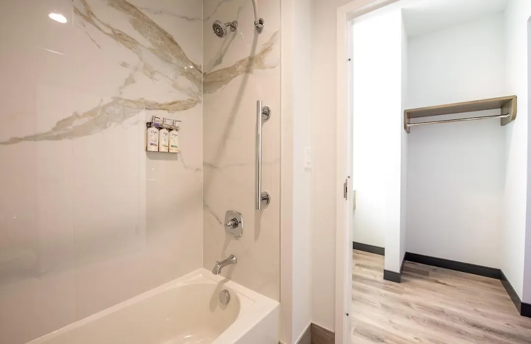 Express Inn & Suites-1