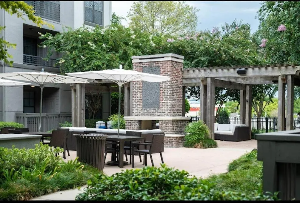 Chic Retreat-Walk To Nrg-Pool-1