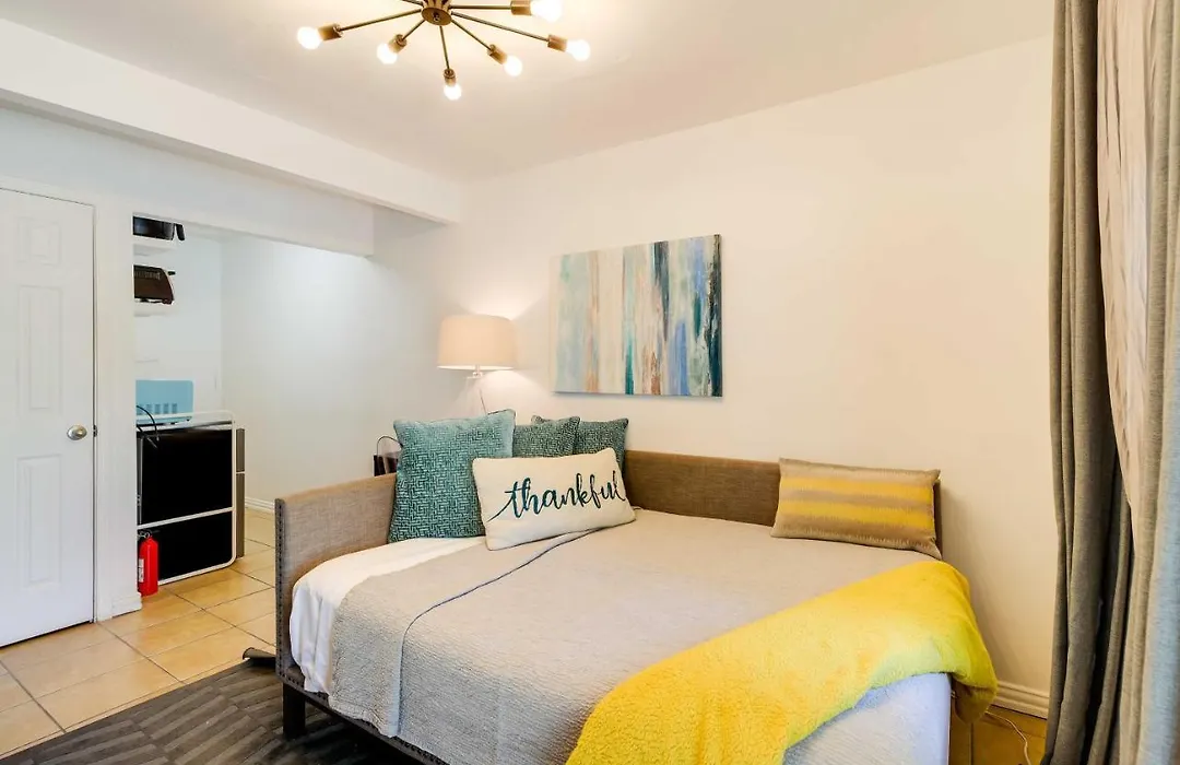 Houston Studio With Outdoor Oasis And Pool!-1