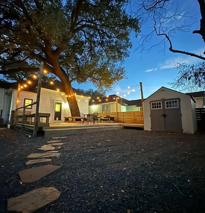 Urban Cowboy Getaway - Accommodates 8 Guests-1