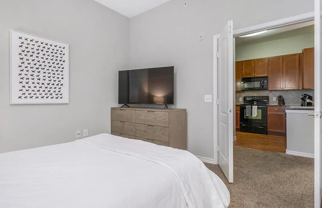 Modern Apartment In Prime Location Id4026X70-1