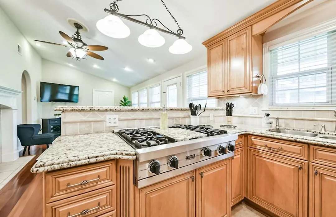 Spring Branch Fast Wifi 2 Kings Sleeps 8-1
