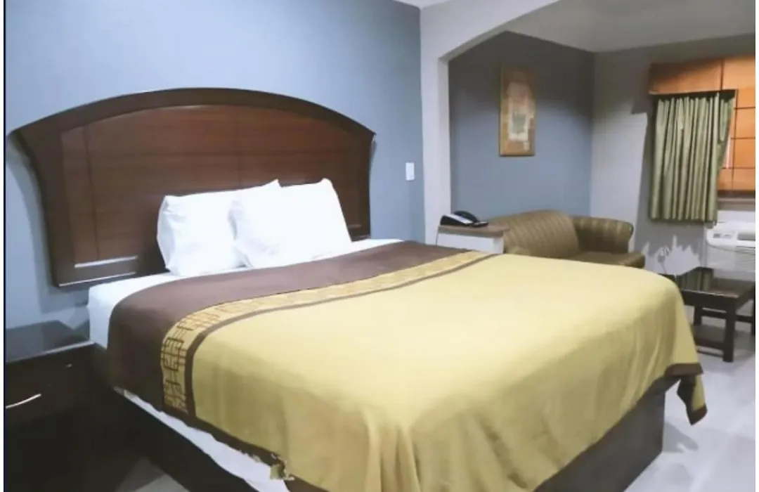 Regency Suites IAH Beltway 8-1
