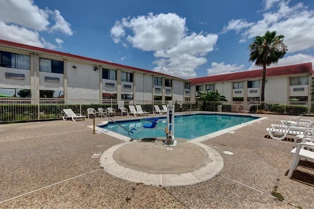 Motel 6 Houston-Hobby-1