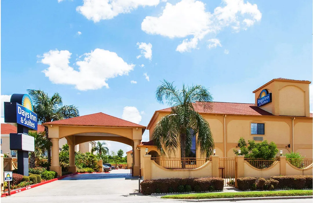 Days Inn & Suites By Wyndham Houston Hobby Airport-1