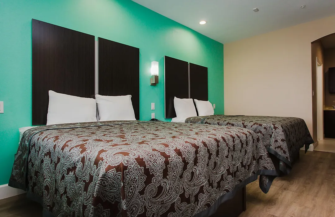 Crystal Inn - Willowbrook Mall-1