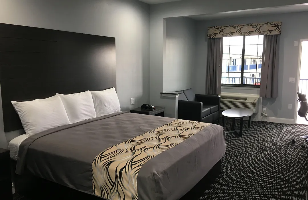 Platinum Inn And Suites-1