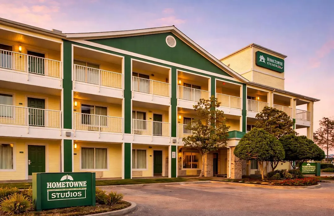 Hometowne Studios By Red Roof Houston - West Oaks - Energy Corridor-1