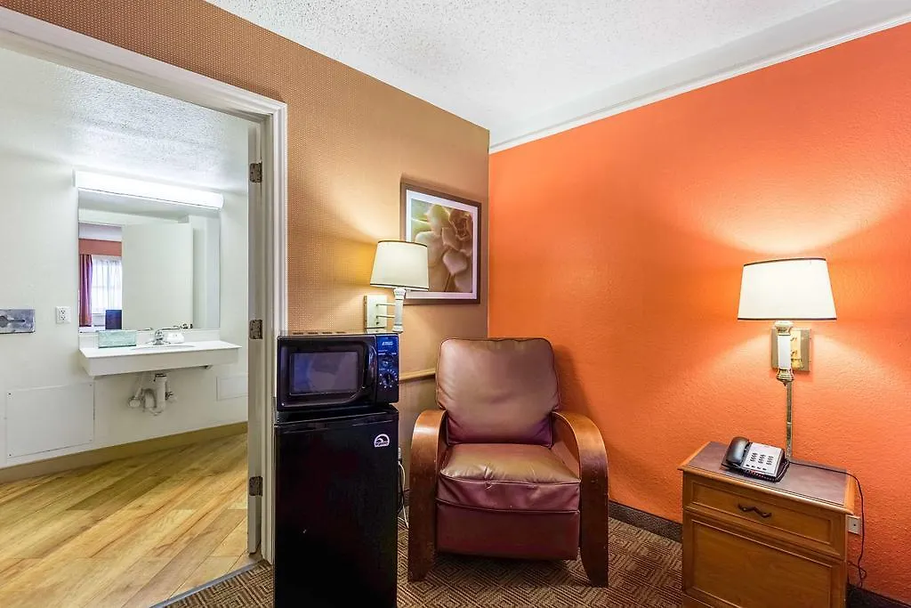 Motel 6 Houston Medical Center - Reliant Park-1