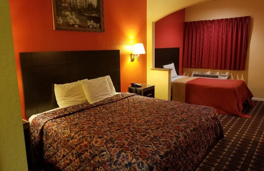 Texan Inn & Suites-1
