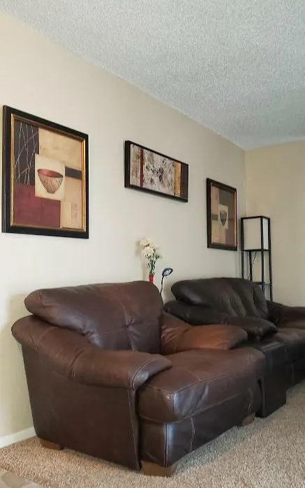 Cozy Condo2-1