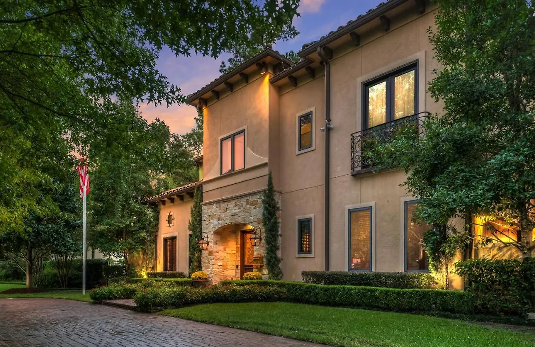 Grand Luxury Tuscan Villa-1