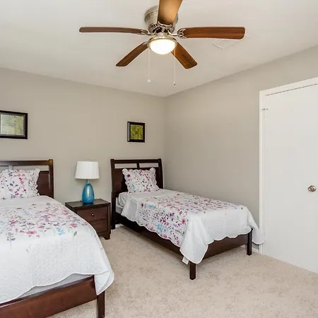 The Red Door Sunflower - Updated Home In Houston-3