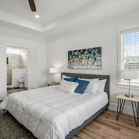 Cloud9 Super-Luxe At East Downtown-2