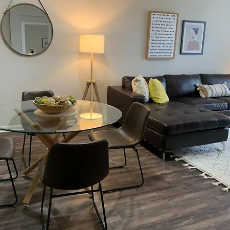Newly Furnished 1Br Apartment W/ Hermann Park View-2