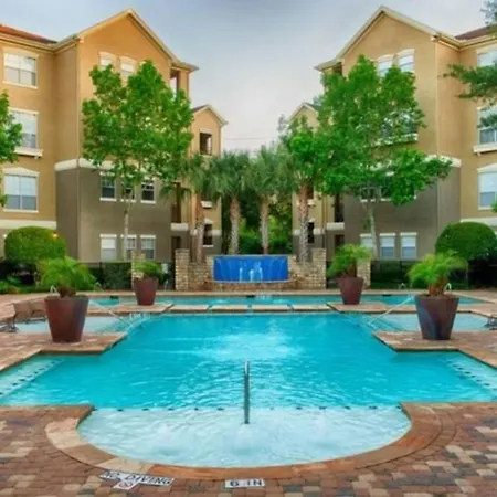 Newly Furnished 1Br Apartment W/ Hermann Park View-3