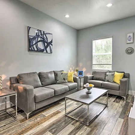 Luxe, Modern Houston Apt - 1 Mile To The Galleria!-3
