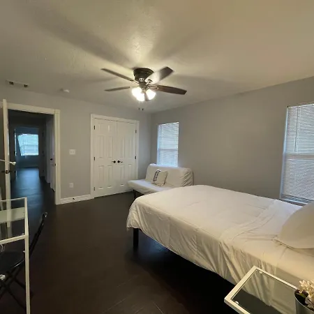 All Inclusive Luxury Surgery Recovery Home With Post Op Caretaker-2