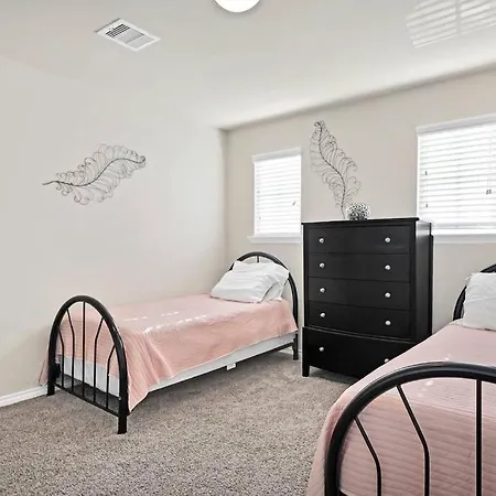 Luxury And Cozy Place Near Pearland And Downtown-2