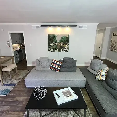 Affordable Galleria Hideaway-2