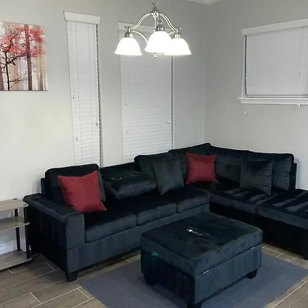 Private Townhouse By The Heights Area And Downtown-3