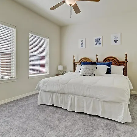 Luxury Houston Heights Townhome On I-10-3