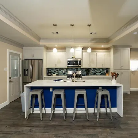 Cheerful 4Bdrm Home Near Nrg/Med Ctr, Free Parking, Pet Friendly-3
