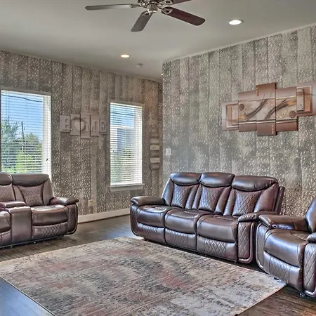 Townhouse 6 Mi To Nrg, 1 Mi To Downtown Houston!-2