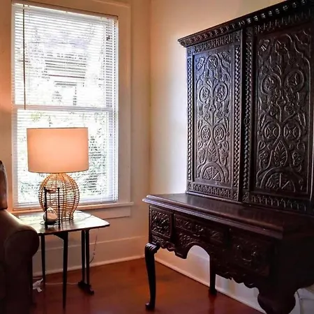 Charming, Quiet Apartment In The Heart Of Montrose-3