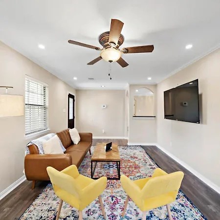 Elegant Living Mins To Galleria And Nrg Stadium-3