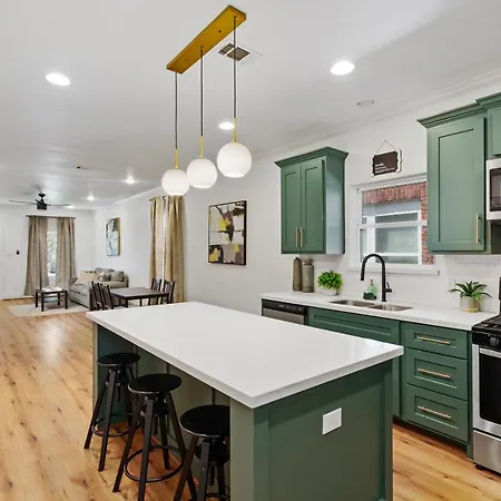 Freshly Renovated Eado Home-2