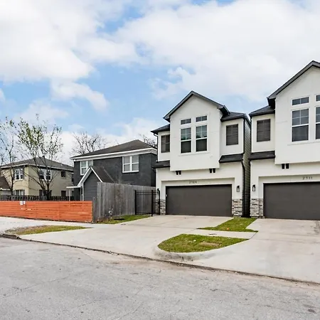 3 Bedroom And 3 Bath-3