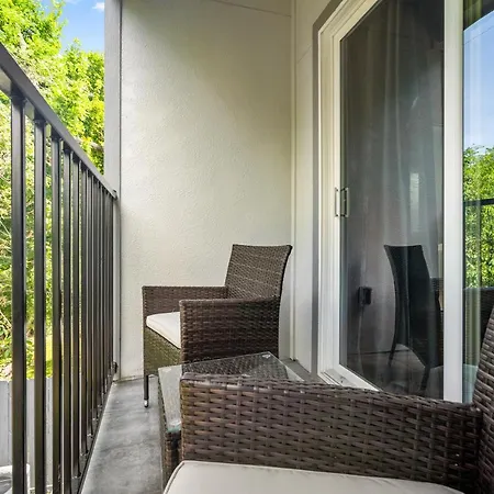 Brand New! 3 Bedroom Twin House - Med Center-3