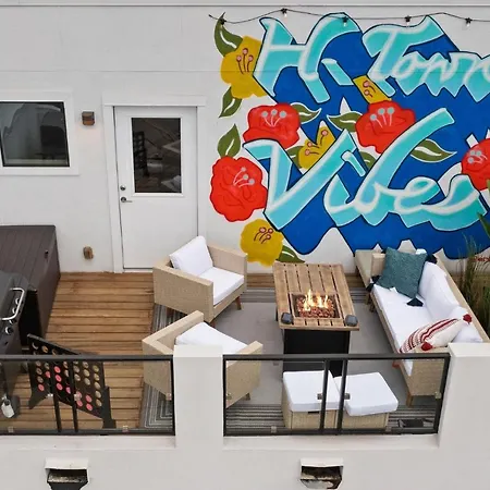 Central Luxury With Deck, Fire Pit, Bbq, Walkscore Of 90-3