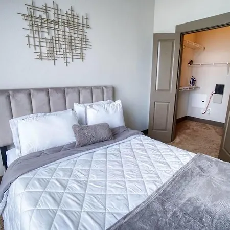 Lux And Loaded Pad With Resort Style Amenities-2
