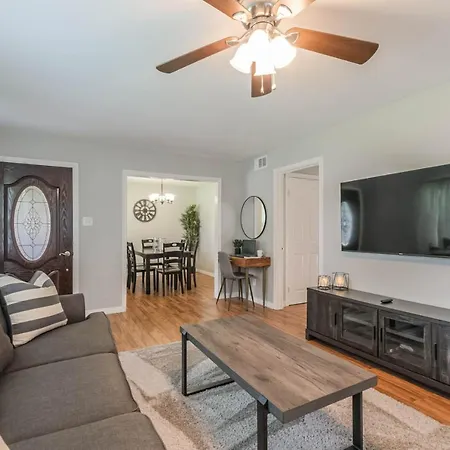 Westview Memorial, City Centre, Pet Friendly-3