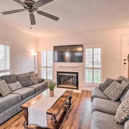 Quiet Houston Townhome With Neighborhood Pool!-3