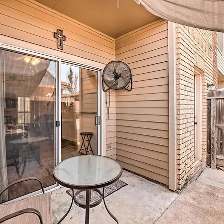 Quiet Houston Townhome With Neighborhood Pool!-2